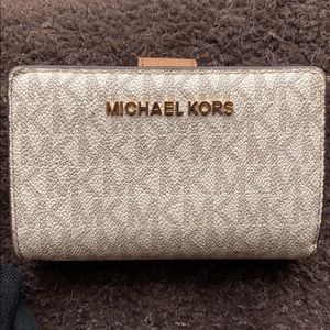 Michael Kors VANILLA wallet